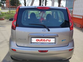 2011 Nissan Note I Рестайлинг, серебристый, 620000 рублей, вид 3