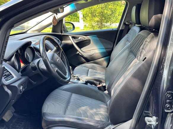 2013 Opel Astra J Рестайлинг, чёрный, 690000 рублей - вид 12