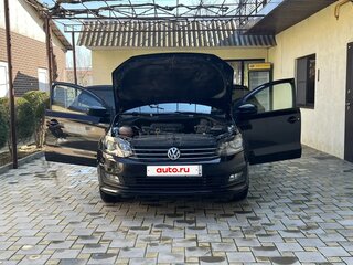 2015 Volkswagen Polo V Рестайлинг, чёрный, 850000 рублей, вид 4
