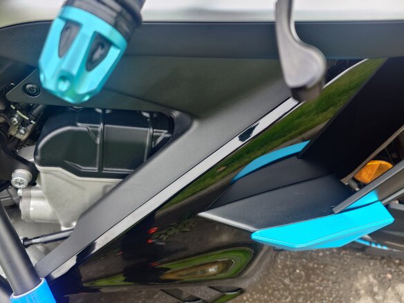 2025 CFMoto 675SR-R, чёрный, 700000 рублей - вид 7