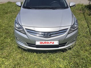 2015 Hyundai Solaris I Рестайлинг, серебристый, 1200000 рублей, вид 2