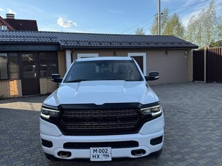 2019 Ram 1500 Crew Cab V, белый, 7000000 рублей, вид 2