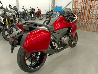 2010 Honda VFR 1200, красный, 910000 рублей, вид 3