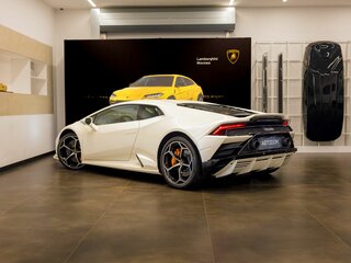 2022 Lamborghini Huracán I Рестайлинг, белый, 22500000 рублей, вид 5