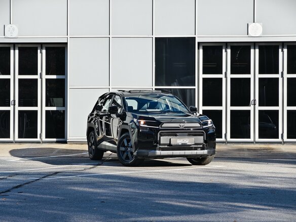 2026 Toyota RAV4 VI (XA60), чёрный - вид 6