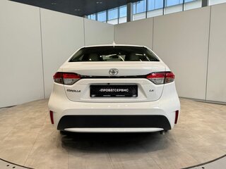 2022 Toyota Corolla XII (E210), белый, 1670000 рублей, вид 4