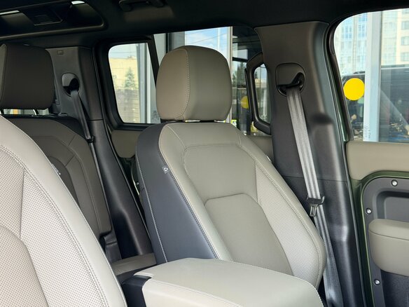 2025 Land Rover Defender 110 II, зелёный, 11500000 рублей - вид 21