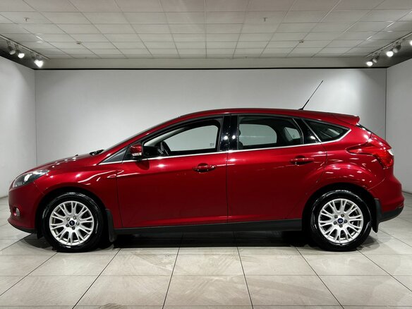 2012 Ford Focus III, красный, 677000 рублей - вид 5