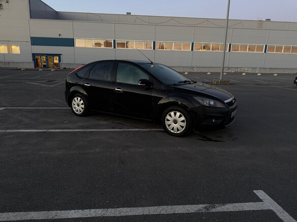 2008 Ford Focus II Рестайлинг, чёрный, 450000 рублей - вид 2