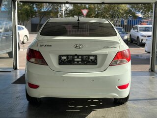2013 Hyundai Solaris I, белый, 760000 рублей, вид 4