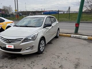 2015 Hyundai Solaris I Рестайлинг, бежевый, 880000 рублей, вид 1