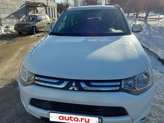 2013 Mitsubishi Outlander III, белый, 1500000 рублей, вид 1
