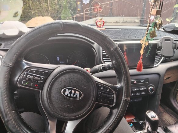 2017 Kia Sportage IV, белый, 1750000 рублей - вид 5