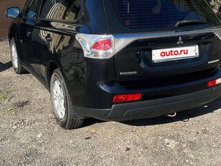 2013 Mitsubishi Outlander III, чёрный, 1400000 рублей, вид 3