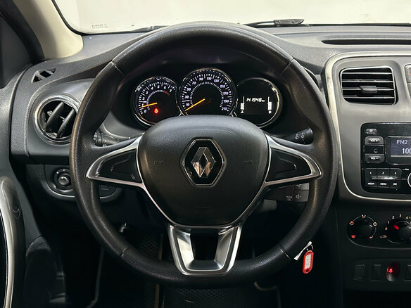 2020 Renault Logan Stepway II Рестайлинг, белый, 790000 рублей - вид 11