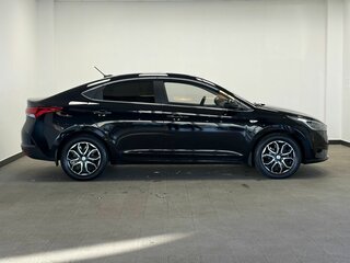 2021 Hyundai Solaris II Рестайлинг, чёрный, 1825000 рублей, вид 5