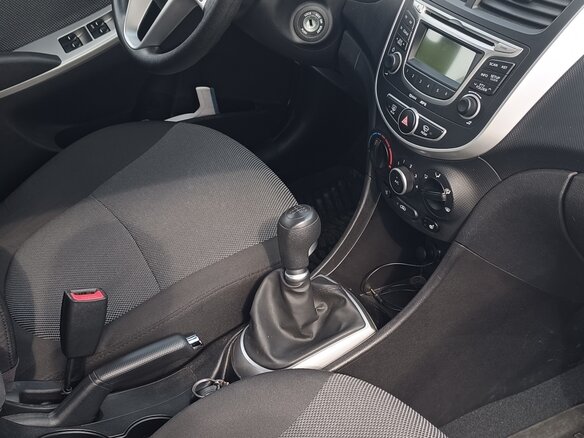 2013 Hyundai Solaris I, белый, 950000 рублей - вид 10