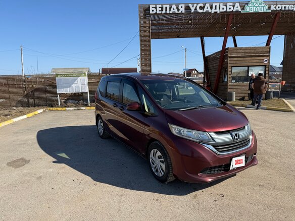 2017 Honda Freed+ II, красный, 1380000 рублей - вид 6