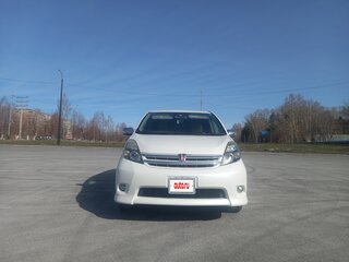 2011 Toyota ISis I Рестайлинг, белый, 1500000 рублей, вид 3