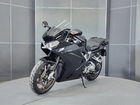 2014 Honda VFR 800, чёрный, 569000 рублей, вид 4