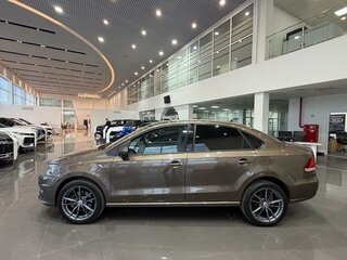 2016 Volkswagen Polo V Рестайлинг, коричневый, 1249000 рублей, вид 4