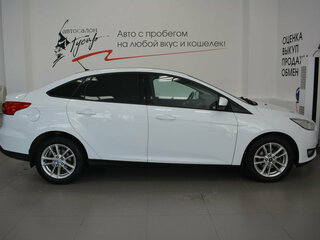 2015 Ford Focus III Рестайлинг, белый, 895000 рублей, вид 3