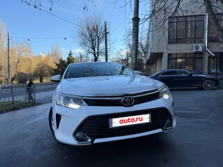 2016 Toyota Camry VII (XV50) Рестайлинг, белый, 2150000 рублей, вид 1