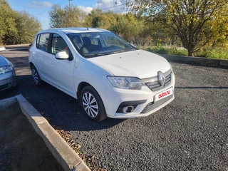 2019 Renault Sandero Stepway II Рестайлинг, белый, 880000 рублей, вид 1