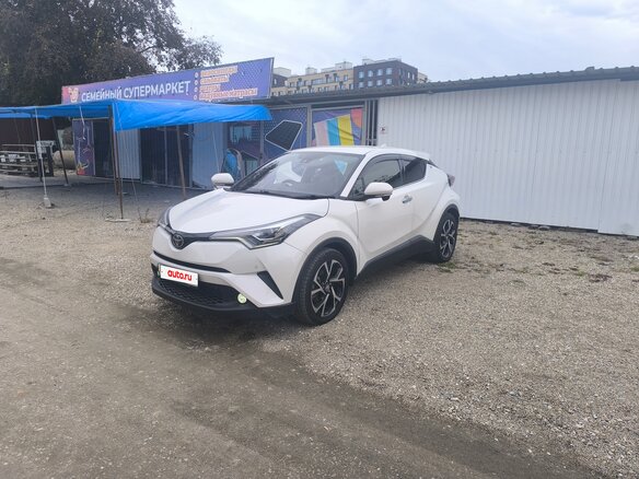 2018 Toyota C-HR I, белый, 1790000 рублей