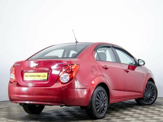 2013 Chevrolet Aveo II, красный, 579000 рублей, вид 4