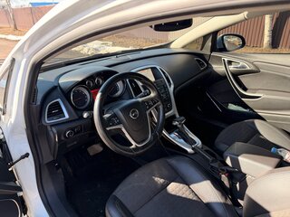 2013 Opel Astra GTC J Рестайлинг, белый, 710000 рублей, вид 3