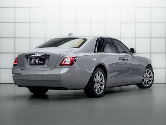 2023 Rolls-Royce Ghost Extended II (Series I), серый, 30000000 рублей - вид 3