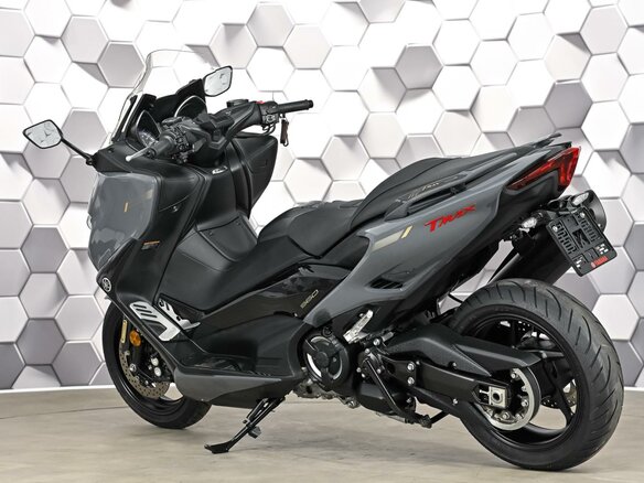 2021 Yamaha TMAX, серый, 1129000 рублей - вид 7