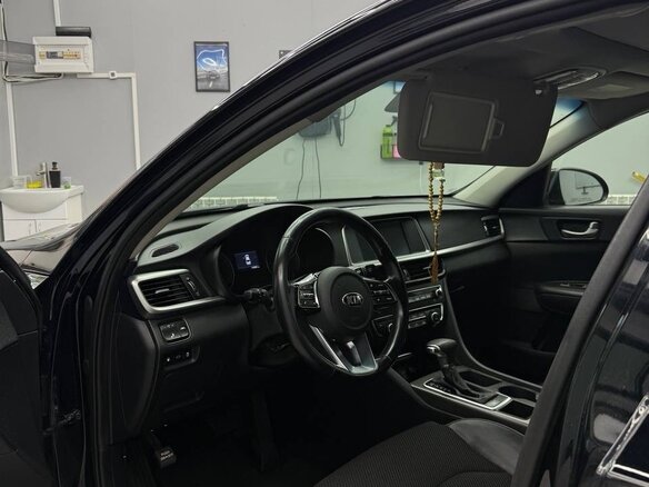 2019 Kia Optima IV Рестайлинг, чёрный, 1750000 рублей - вид 3