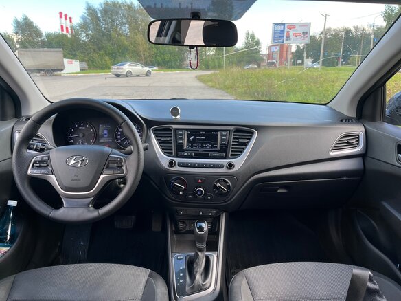 2017 Hyundai Solaris II, чёрный, 830000 рублей - вид 6