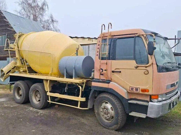1999 Nissan Mixer, бежевый, 3800000 рублей - вид 1