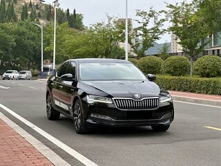 2021 Skoda Superb III Рестайлинг, чёрный, 1940000 рублей, вид 1
