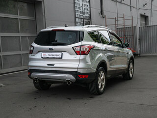 2017 Ford Kuga II Рестайлинг, серебристый, 950000 рублей, вид 4