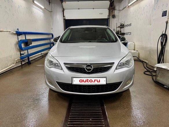2011 Opel Astra J, серебристый, 820000 рублей - вид 4