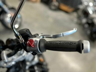 2025 Royal Enfield Super Meteor, чёрный, 755000 рублей, вид 3