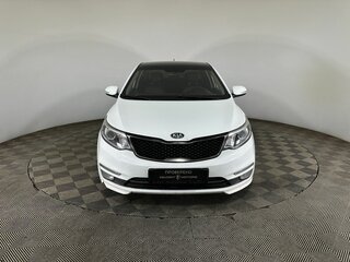 2016 Kia Rio III Рестайлинг, белый, 830000 рублей, вид 2