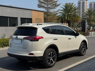 2017 Toyota RAV4 IV (XA40) Рестайлинг, белый, 2135000 рублей, вид 2