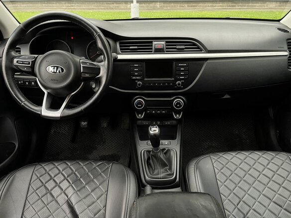 2017 Kia Rio IV, чёрный, 1200000 рублей - вид 8