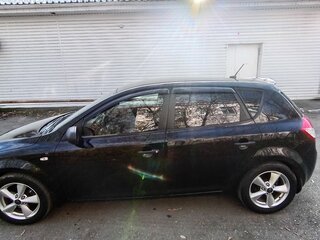 2011 Kia Ceed I Рестайлинг, чёрный, 780000 рублей, вид 4
