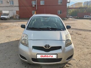 2008 Toyota Yaris II, серебристый, 525000 рублей, вид 1