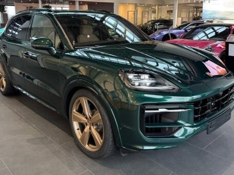2026 Porsche Cayenne GTS III Рестайлинг, зелёный, 23100000 рублей, вид 2