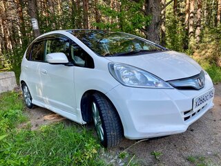 2011 Honda Fit Hybrid II, белый, 700000 рублей, вид 3