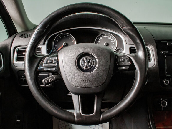 2012 Volkswagen Touareg II, серебристый, 1599000 рублей - вид 9