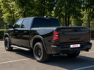 2025 Ram 1500 Crew Cab V Рестайлинг, чёрный, 8390000 рублей, вид 4