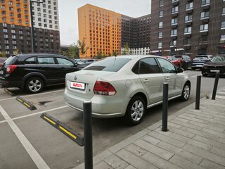2011 Volkswagen Polo V, бежевый, 650000 рублей, вид 5